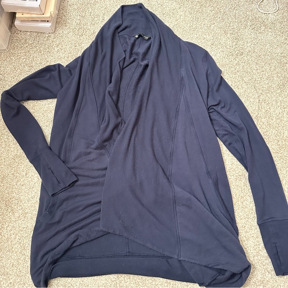 Athleta navy Pranayama wrap. Size xs